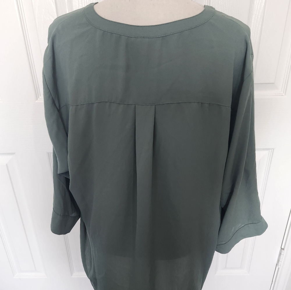 Torrid Size 2 Harper 3/4 Sleeve Lace Up Blouse Green - Picture 5 of 10